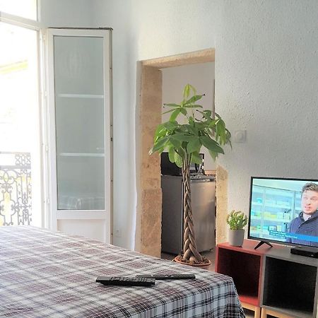 Le Balcon De Saint Roch Lägenhet Montpellier Exteriör bild