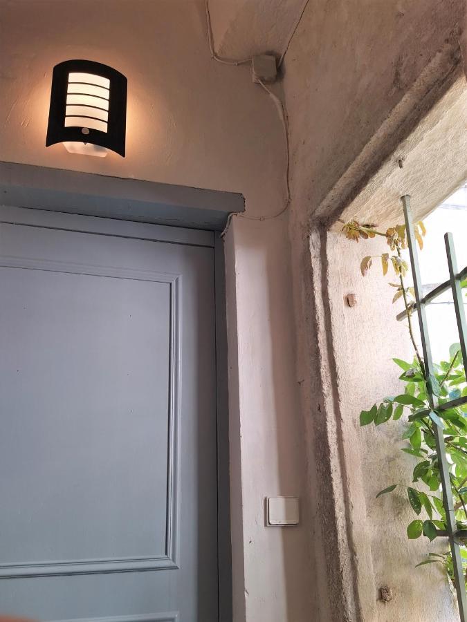 Le Balcon De Saint Roch Lägenhet Montpellier Exteriör bild