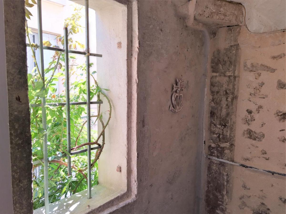 Le Balcon De Saint Roch Lägenhet Montpellier Exteriör bild